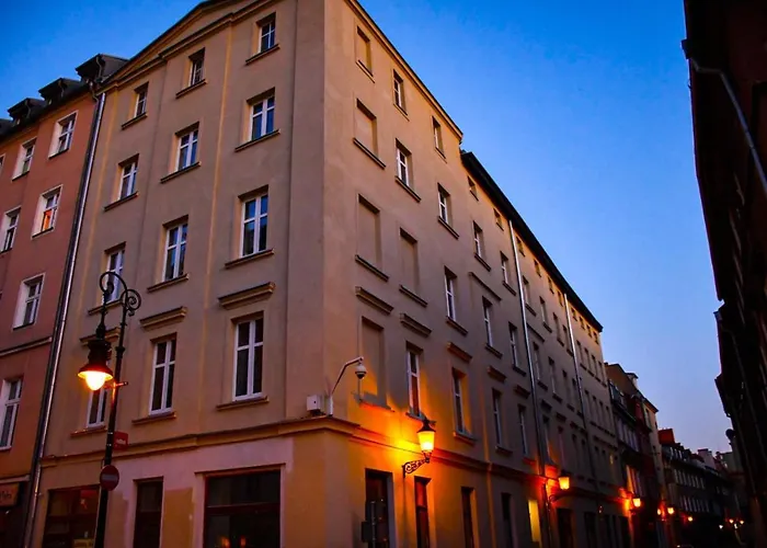 Daire Old Town Mystery- *