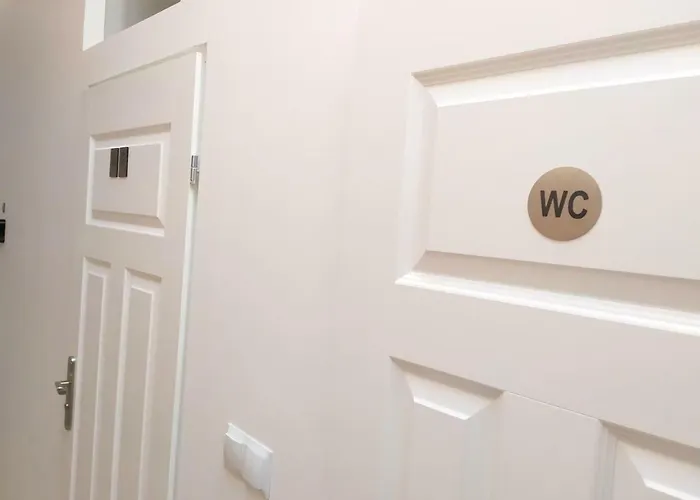 Old Town Mystery- Daire